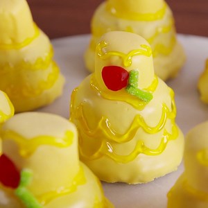Raise your hand if Belle is your favorite Disney princess! Full recipe: http://dlsh.it/gmxfTNk | Delish Kids