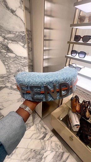 The @fendi Fendigraphy bag with logo motif printed on denim complete with metal logo across the base. Priced at $2,650, Hot! Or Hmm….? * #fashionbombdaily #fendi #bombaccessories 📸 @_onyxia Blogged by @limo_x | Fashion Bomb Daily