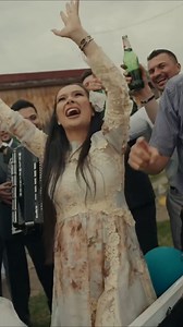 20K views · 734 reactions | "Prietena mea-i mireasa" - VLADUTA LUPAU | Top Muzica | Facebook