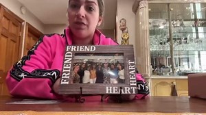 Friends Picture Frame - Forever Friends, Birthday Gifts for Bestie Bff Friend, Wooden Picture Frame with Stand, 4"x6" Photo Frame for Tabletop Display, Home Office Desk Decor Shelf Display/XK77