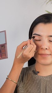 40K views · 334 reactions | ASMR Winter Holiday Bold Makeup | Face Prep, Contouring, Sparkle Glam | Unintentional Triggers #asmrrealperson #asmrrelax #asmr #relaxing #makeuplook #holidaymakeup #ivybasmr #faceprep #reels #reelsinstagram #asmrreels | Ivy B ASMR | Facebook