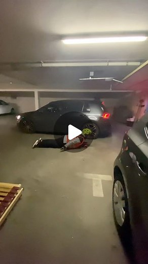 danceyourday | On the way to vacation I ran into an acquaintance 💨 #prank #vacation #longboard | Instagram