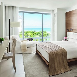 [Hot Item] Contemporary Commercial Hotel Guest Room Furniture King Size Bedroom Set