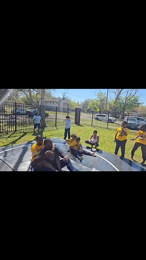 💺 Seat belts 💺 are designed to ensure safety during vehicle accidents by restraining movement and preventing injuries. In 🥋 martial arts, the "seat belt" position is used to control an opponent, limiting their movements to reduce the risk of harm. This concept ties into #SEALTEAM, which emphasizes social, emotional, and academic leadership through mentoring and martial arts. Just as seat belts provide physical safety, mentoring offers emotional support, fostering both discipline and resilienc