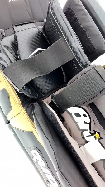 👉 Knee stack riser pad❕ Upper calf strap❕ and T-flex toe ties❕👉 kovagoalie.fi/shop #finland🇫🇮 #icehockey #goalies #goaliegear #kovagoalie