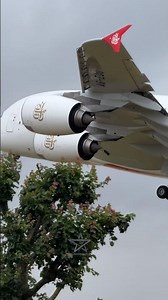 Emirates 🇦🇪 Airbus A380 aborts landing! 😬 #emirates #a380