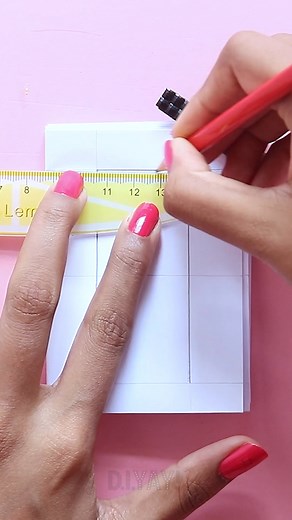 DIY Mini Notebook Keychain #diycraft #diyvideo #diy #diycraft #diytutorial #easydiy #artandcraft #keychains #miniatures #keychains #gifting #giftideas #gifts #crafting #craftideas #crafts #handmade #howto #tutorials | D.I.Yay