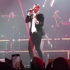Keep sending the videos in guys. So much fun thank you. @officialgarybarlow #manchesterarena | Peter Andre
