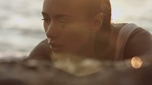 Mulher gostosa de camisa transparente molhada: vídeo stock (100% livre de direitos) 14100059 | Shutterstock