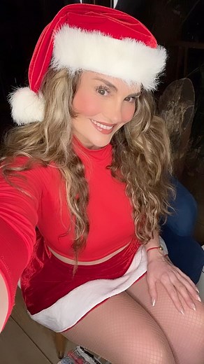 Happy New Year 2024✨ #AuraCristinaGeithner #HappyNewYear #mamanoel #adios2023 #grateful #colombia #usa #mexico #happynewyear2024 #chile #welcome2024 #australia #miami #españa | Aura Cristina Geithner