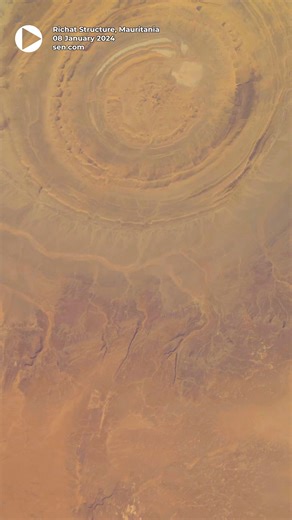 4K satellite video showing a detailed view of the Richat Structure - a prominent circular geological feature in the Adrar Plateau of the Sahar 🏜️ #earthfromspace #earthfromabove #satelliteimagery #satellitevideo #earthobservation #satellites #richatstructure | Sen