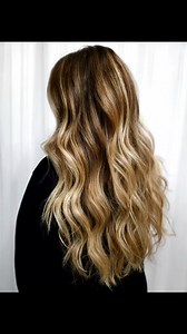 Golden Hours, Golden Locks Foilayage medium weave of FRAMCOLOR 2001 8W (Light Blonde Oak) with FRAMESI PROFESSIONAL ACTIVATOR 20 vol. Followed up with babylights and a small money piece with DECOLOR B DIAMOND and FRAMESI PROFESSIONAL ACTIVATOR 20 vol. 🎨 : #Framcolor2001 #DecolorBDiamond 📷 : @parlourhouse409 #framesi #framesiusa #framesieducation #framesicolor #haircolorist #hairinspo #cosmoprofbeauty #modernsalon #behindthechair #ittakesapro #hairstyle #hairstyles #hairgoals #hairsalon #hairco