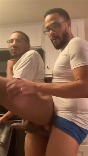 RT @ReggieDicc: Yall really love watching him fuck me in the kitchen 😌😍 @DxtrDicc @TheDiccs