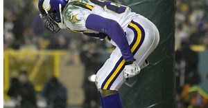 Randy Moss, Joe Buck and a ‘disgusting act’ revisited