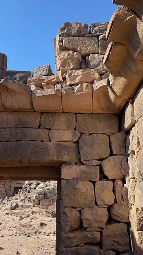 the most prete don out verseathe desert of north Jordan.The house is in Umm-el-Jimal, an ancient site693occupied by Nabataens, Romans and Arabs until its destruction by an earthquake in the 8th century. This house is probably a big important guest house for merchants on the164caravan route, built in the Byzantine period,5th-6th C. | Welcome To Jordan, from the depths of my heart