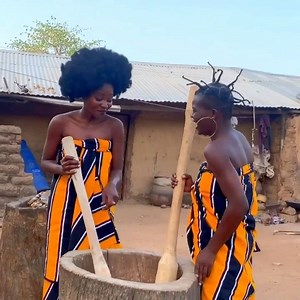 16K views · 269 reactions | Pounding corn  but make it musical.  // iamhamamat via Tamale, #Ghana #travelnoire | Travel Noire | Facebook