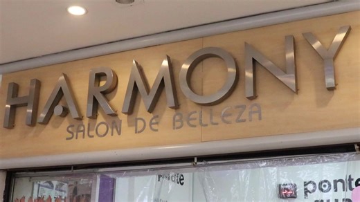 Estas posadas luce increíble de la mano de #Harmony.🤩 Haz tu cita para retocarte las uñas y aprovecha para darte un cambio de look 💅. Estas fiestas decembrinas brilla como nunca. 🎄🪅✨ ¡Te esperamos! 🤗 | Plaza Mexico