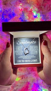 Imagine her reaction receiving this! 凉❤ | Gift & Words | Facebook