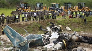 Népal : un avion s'écrase au décollage, 18 personnes tuées, le pilote a survécu