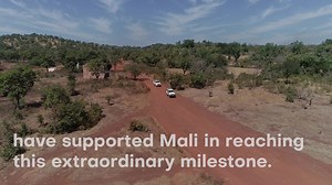 Congratulations to Mali for eliminating trachoma as a public health problem! 👏 This follows years of hard work by the government and people of Mali, with support from international partners Helen Keller Intl, Sightsavers, and The Carter Center, and funders like Conrad N. Hilton Foundation. This is an incredible milestone. Read the press release here: bit.ly/3O8uGyS | The Carter Center