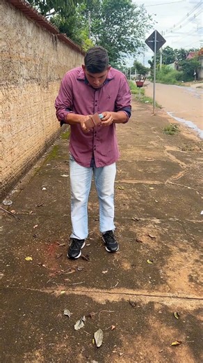 8.6K views · 165 reactions | Ele achou uma carteira e acabou encontrando oque menos esperava!! | Pedaços do Passado | Facebook