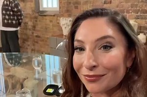 Jess Robinson on Reels