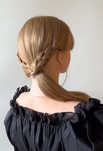ローポニー ヘアアレンジ｜三つ編みで立体感のある大人かわいいアレンジ