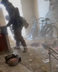 Marinka, Donetsk Oblast, a Ukrainian soldier targets a Russian position with an RPG-7. Support Our Work:- buymeacoffee.com/ukraineunited #ukrainenews #invasion #freedom #russiaukraine #ukrainian #zelensky #biden #democracy #peaceforukraine #stopthewar #supportukraine #politics #ucrania #kremlin #poland #europe #ukrainerussiawar #warzone #russianwar #ua #donbass #kherson #ukraineunited5 | Ukraine United