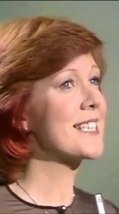 @loosewomen Cilla was a Dimond. No matter where you bumped into Cilla, at a Restaurant, Theatre or a Showbiz function. She always greeted you with love, warmth and affection. #cillablack #remember JB . #Repost @the_disco_generation ・・・ CILLA BLACK - Something tells me - 1972. | John Scot Barrowman MBE