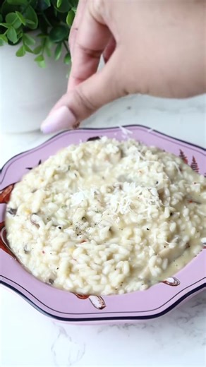 Creamy mushroom risotto with Gardyn grown thyme?! Yes please 🤤🌿 Recipe by: @shreyaskitchen2 🍽️ | Gardyn