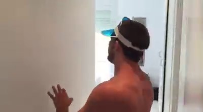 When your airbnb house says it has a queen bed in the master bedroom but it's actually just two twins next to each other | Jimmy Tatro