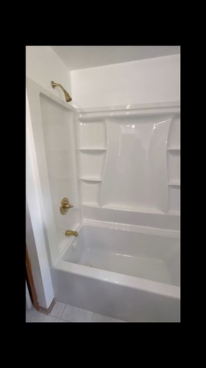 The necessities 🛁 Tub shower 🔥🔥 #diy #bathroomdesign #bathroomremodel #homeimprovement #bathroomremodelingteacher | Bathroom Remodeling Teacher