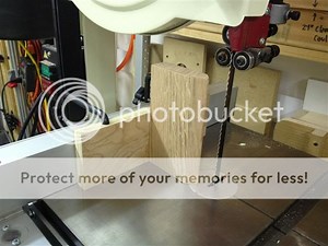 Bandsaw re-saw guide