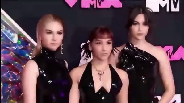 Dany, Pau & Ale looking absolutely phenomenal on the red carpet at the MTV VMAs The Warning #TheWarningBand #DanyVillarreal #PauVillarreal #AleVillarreal #WomenThatRock | The Warning - Australia