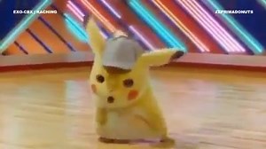 Chen dancing...😂😂😂 ©️zeprima donuts #ViVi 🐶 | EXO-L Citizens