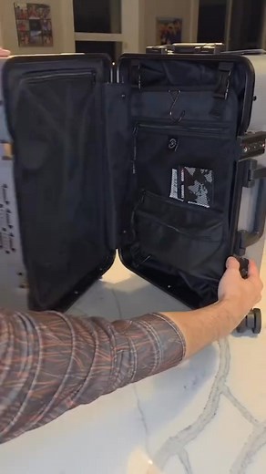 20K views · 1K reactions | Rodman Lieu https://heroesvillains.com/products/star-trek-departer-carry-on $250.00 | Fan di Star Trek | Facebook