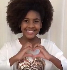 Narrada por Irmão Raimundo, SJ, Diretor-Presidente da RJE, nossa mensagem de fim de ano acolhe a dor, mas desperta para alegria e ternura que aprendemos com o nascimento de Jesus! Assista e partilhe conosco! ❤ Fonte: RJE #rje #jesuítasbrasil #educação #escola #colégio #somosflacsiemcasa | Colégio Antônio Vieira (OFICIAL)