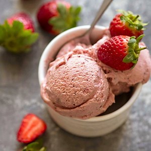 No Churn ✅ Super Creamy ✅ 5 ingredients ✅ https://www.recipetineats.com/strawberry-ice-cream-no-churn/ | RecipeTin