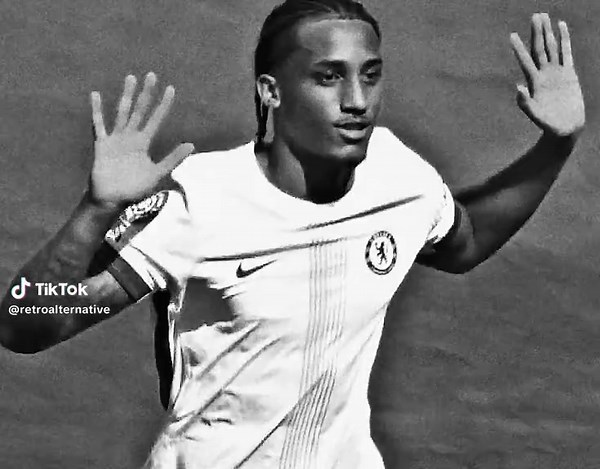 Retro Alternative no TikTok