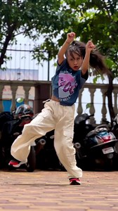 Kithe Chale tu 💃💃 #nepali #explorepage #GunjanSinha #dance #trendingreels | Gunjan Sinha Dance Deewane3