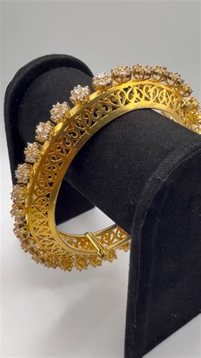 Beautiful 22 karat gold bangles, visit us for more unique gold and diamonds jewelry at Purobi Jewellers #PurobiJewellers #22kdm #jewelry #forsale #discount #weddingjewelry | Purobi Jewellers