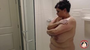MORNING SHOWER VOYEUR