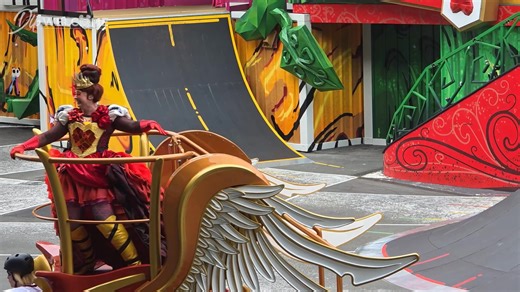 Alice & the Queen of Hearts : Back to Wonderland 2025 - Disneyland Paris Full Video on Youtube : https://youtu.be/zkCW9OQ_9aY | DLP Welcome