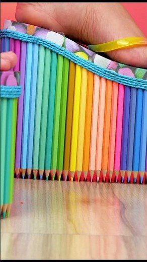 Art in every steps ✨👡 DIY your own rainbow flip flop #123go