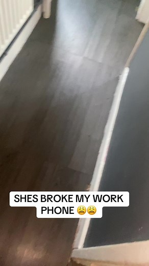 Phone Prank: iPhone Screen Smashed by Teenagers