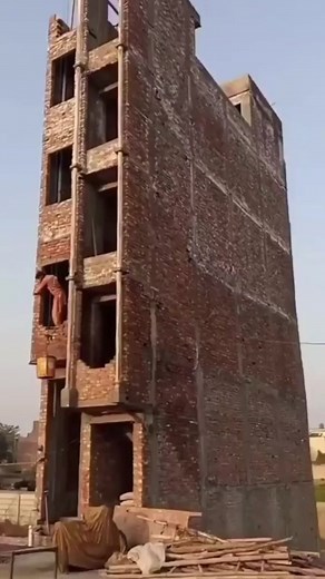 Kur Ke Tokë Të Vogël Por Ëndrra Të Mëdha 😅 #civilengineering #civilengineer #architecture #interiordesign #exteriordesign #elevation #buildings #civilengineers #civilconstruction #civil_engineering #bim #structuralengineer | The Right Deal - Shtëpi Okazion Në Tiranë