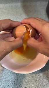 18K views · 140 reactions | 2-minutes #healthymealsdrezani and abeskan-barang-dalam-fridge operations. Soft set scrambled egg with buttery garlicky beefbacony tomatoey goodness . | Ezani (Masterchef Malaysia) | Facebook