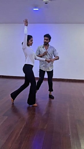 🔥 Bringing the heat to the dance floor with this spicy Salsa routine! It’s all about passion, rhythm, and connection. 💃 Who’s ready to join the vibe? 🎵 Turn it up and let the music move you. #bailando #dancing #salsadancing #salsa #salsalovers #salsavibes #salsaroutine #partner #dancingqueen | Bailando_Latin_Studio