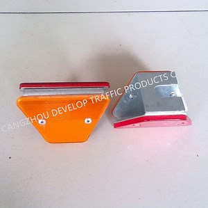 [Hot Item] Red White Delineators Road Reflective Trapezoidal High Visibility Highway Guardrail Delineator
