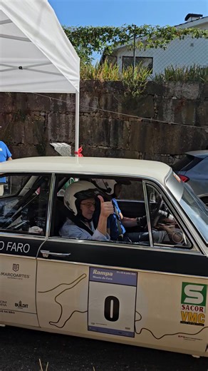 𝗥𝗔𝗠𝗣𝗔 𝗠𝗢𝗡𝗧𝗘 𝗗𝗢 𝗙𝗔𝗥𝗢 𝟮𝟬𝟮𝟱 🏎🏎🏎 Já está na estrada a edição 2025 da Rampa Monte do Faro, com o arranque protagonizado por Nuno Coimbra e José Manuel Carpinteira , ao volante do mítico BMW 2002 Aurora. Hoje e amanhã na estrada, numa iniciativa organizada pelo Viana Motor Clube com o apoio do Municipio De Valença , integrada no calendário da Eurocidade Tui Valença . | Municipio De Valença